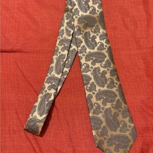 Ermenegildo Zegna Paisley Tan and Gray Tie, great condition.